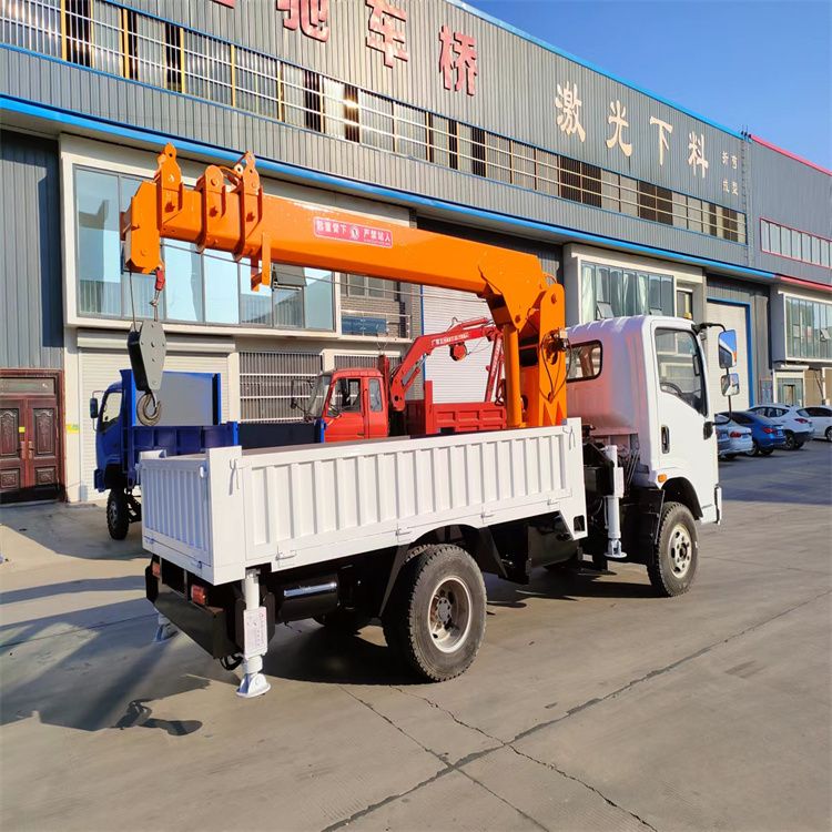 士林区三轮随车吊定制 农用改装机自备吊中瑞长期出售